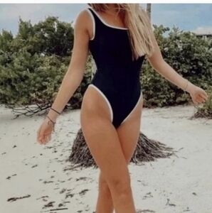 LainSnow Classic Ocean Isle One Piece Swimsuit Black & White Large
